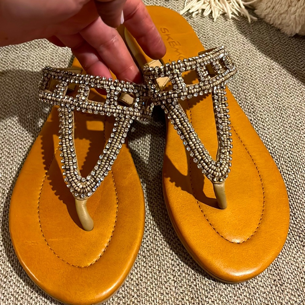 Skemo sandals size 8, clear crystals (all there) Neutral taupe color beading.New